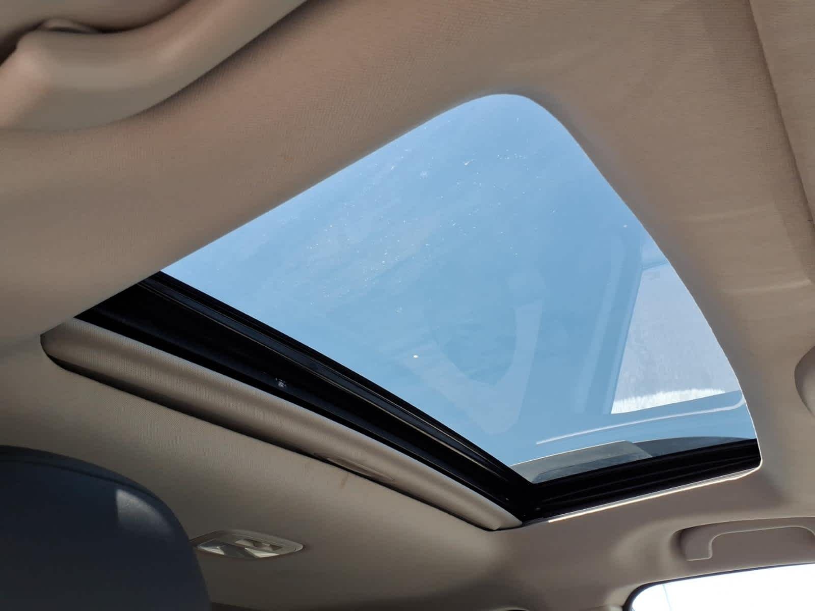 Used 2025 Ice Silver Metallic Subaru Onyx Edition image 18