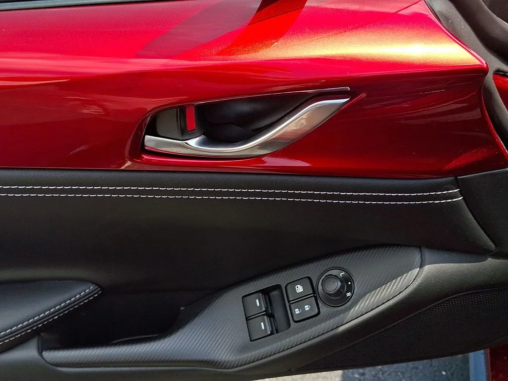 2025 Mazda MX-5 Miata RF Grand Touring - Photo 9
