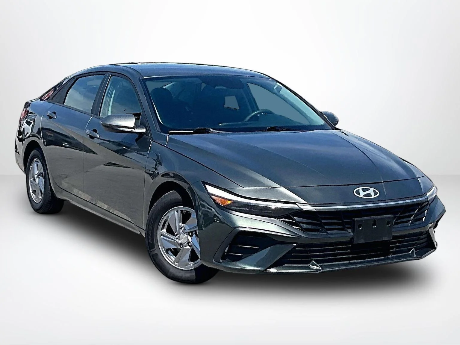 Used 2024 Gray Hyundai SE image 13