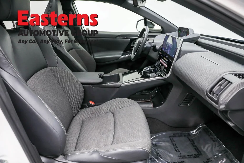 Used 2023 White Toyota XLE image 22