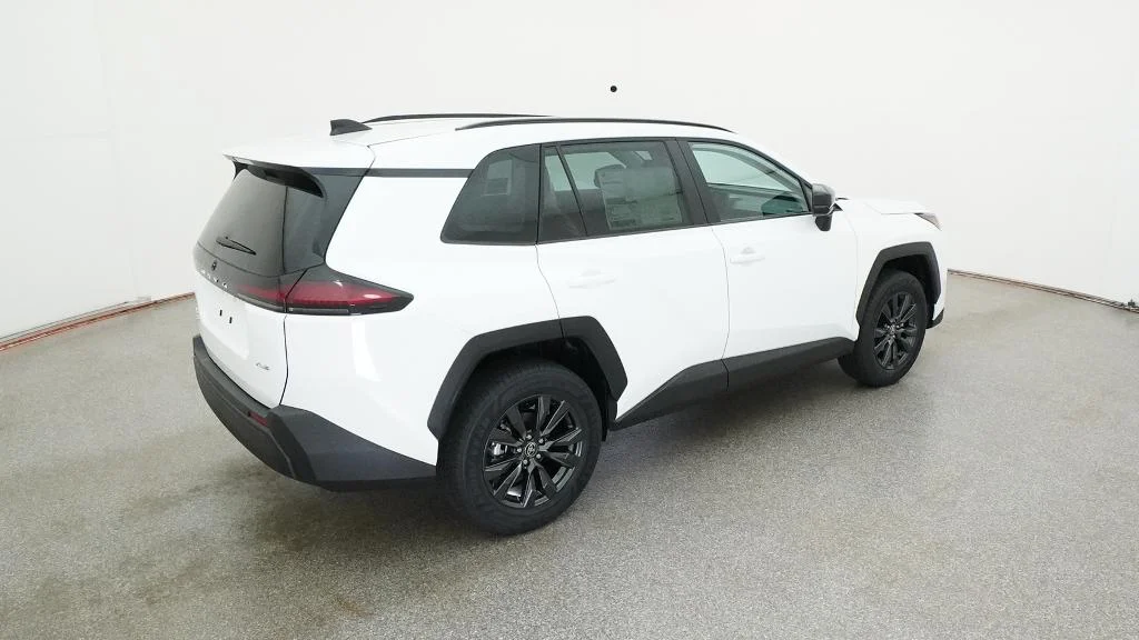 New 2026 Ice Cap Toyota XLE Premium image 18