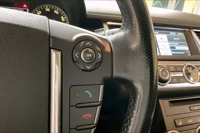 Used 2012 Black Land Rover HSE image 19