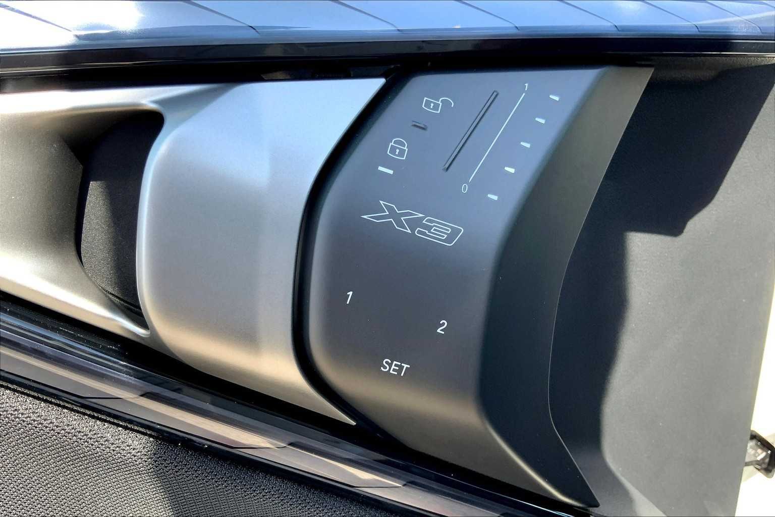 New 2026 Alpine White BMW 30 xDrive image 17