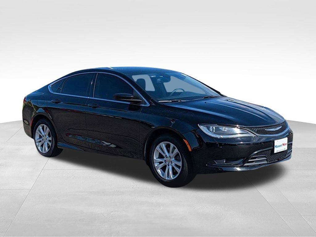 2017 Chrysler 200 Limited Platinum's photo