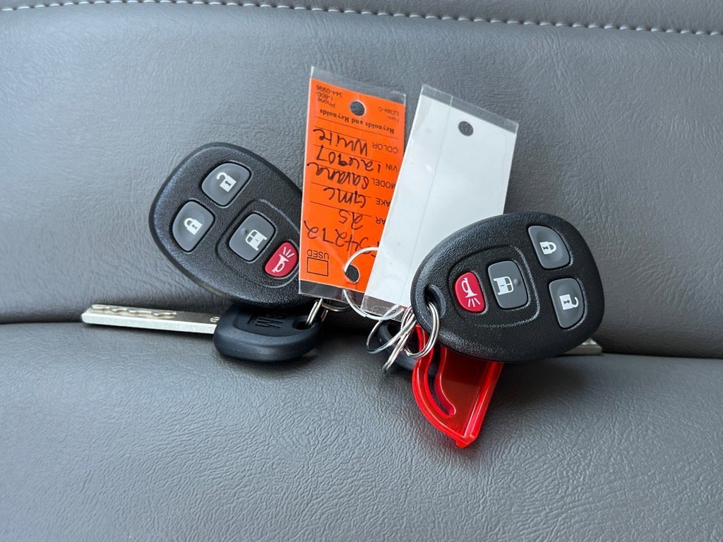 2025 GMC Savana Cargo Work Van - Photo 13