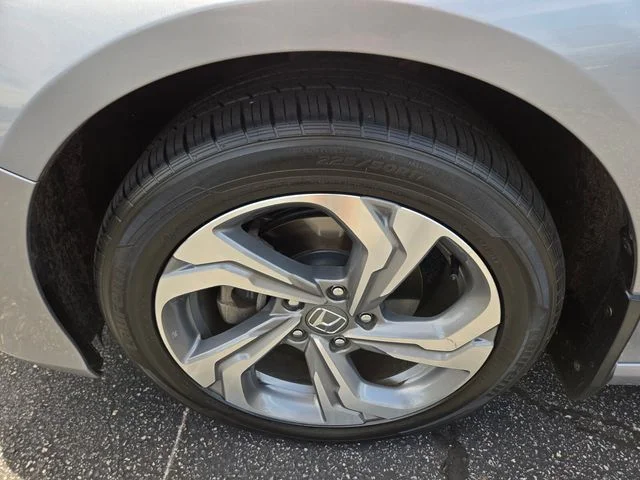Used 2019 Silver Honda EX-L image 29
