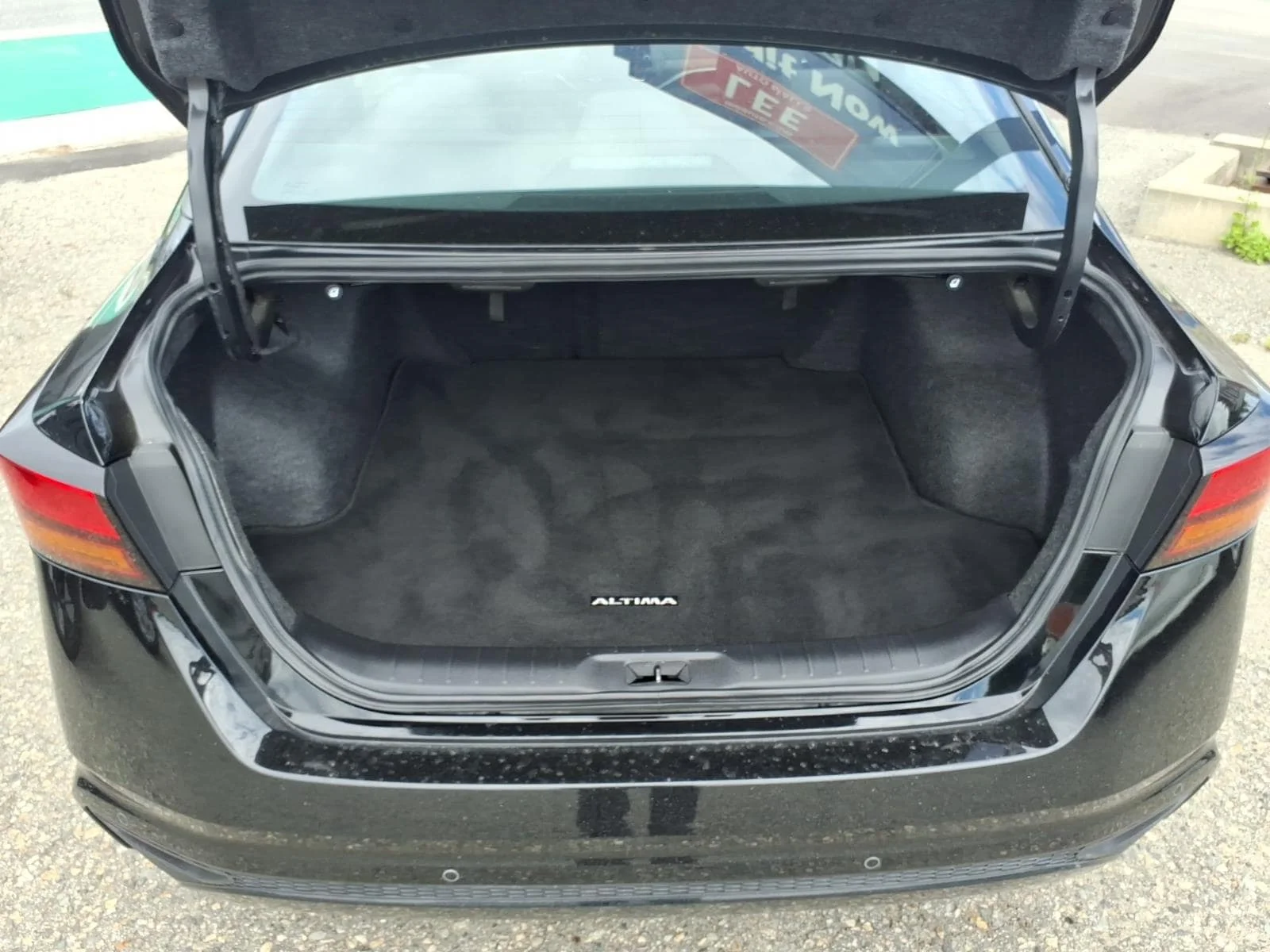 Used 2024 Super Black Nissan 2.5 SV image 8