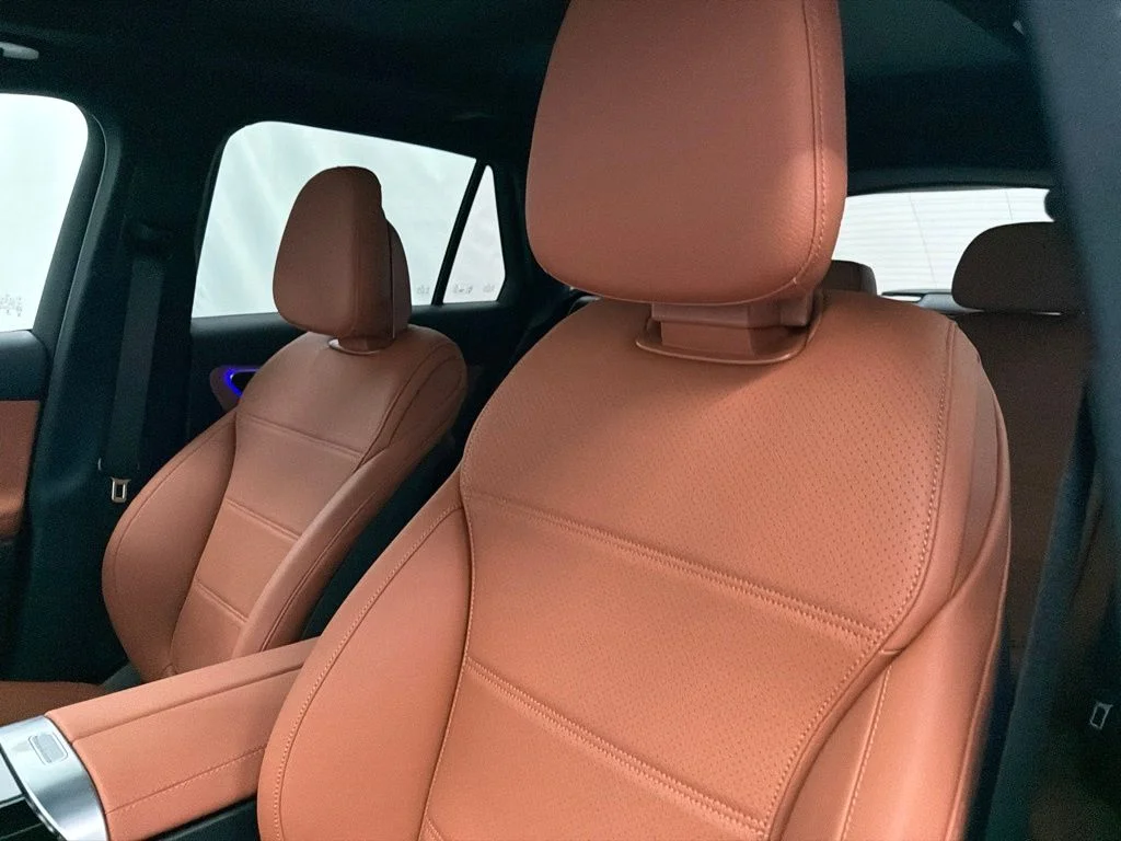 New 2027 White Mercedes-Benz GLC 300 image 13