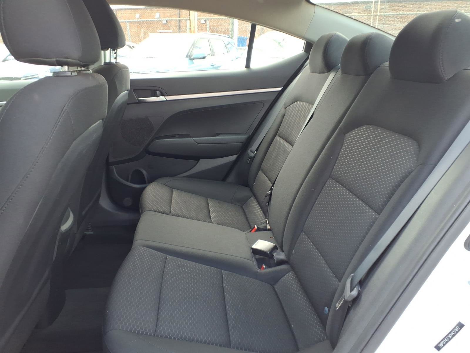 Used 2019 Quartz White Pearl Hyundai SE image 16