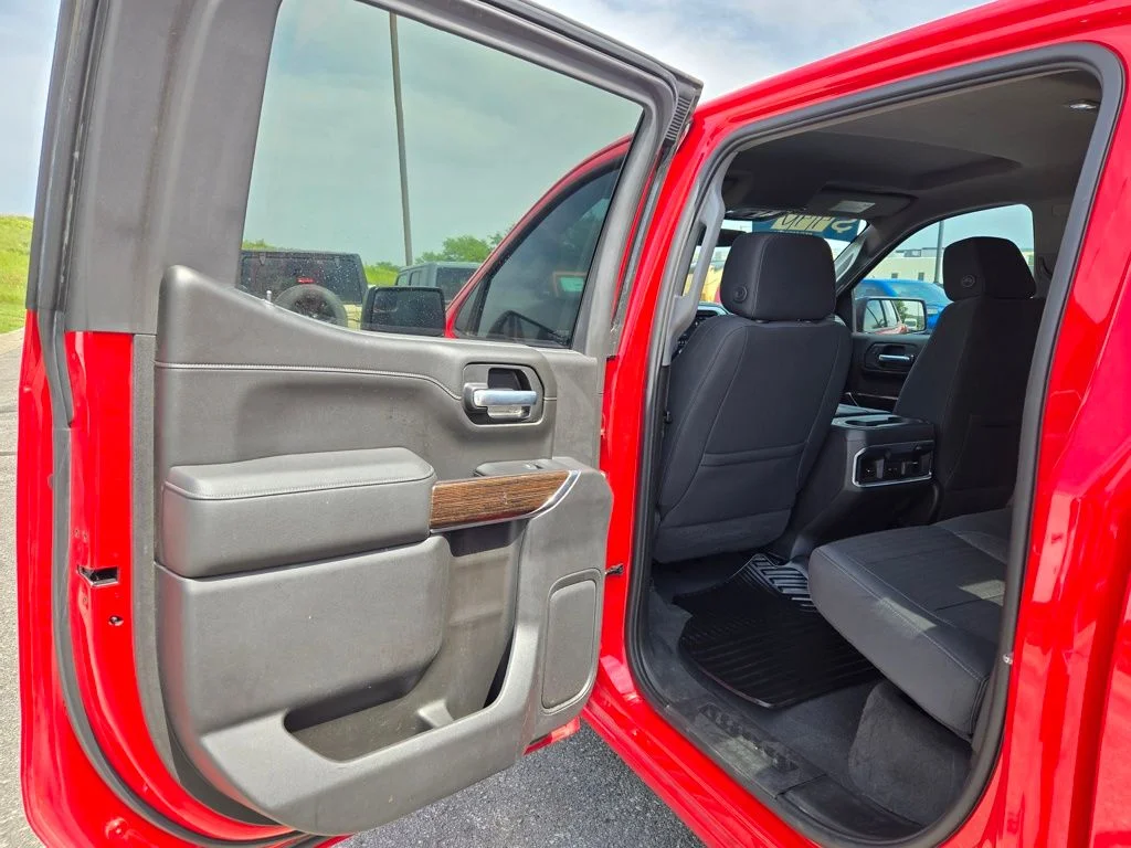Used 2021 Red GMC Elevation image 27
