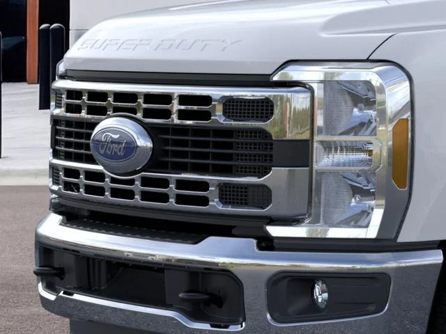 New 2026 Oxford White Ford XL image 17