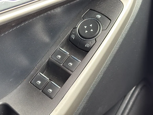 Used 2020 White Ford XLT image 32