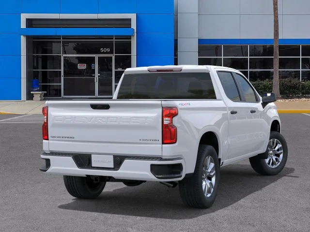 New 2026 Summit White Chevrolet Custom image 4