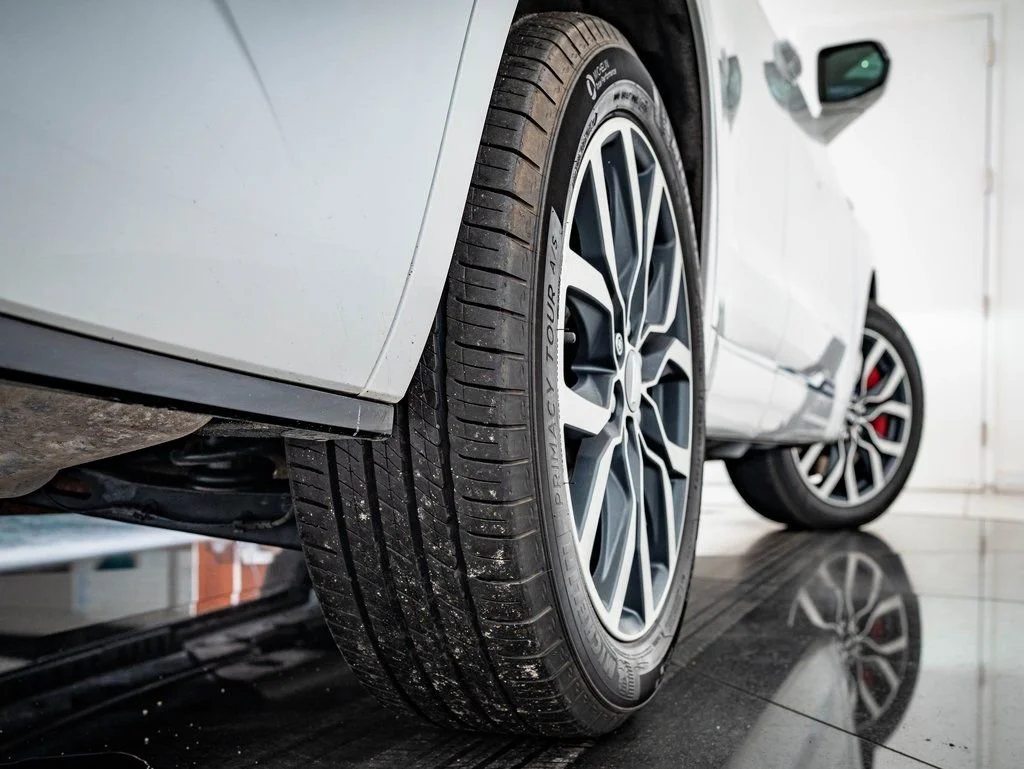 Used 2023 White Cadillac Sport image 41