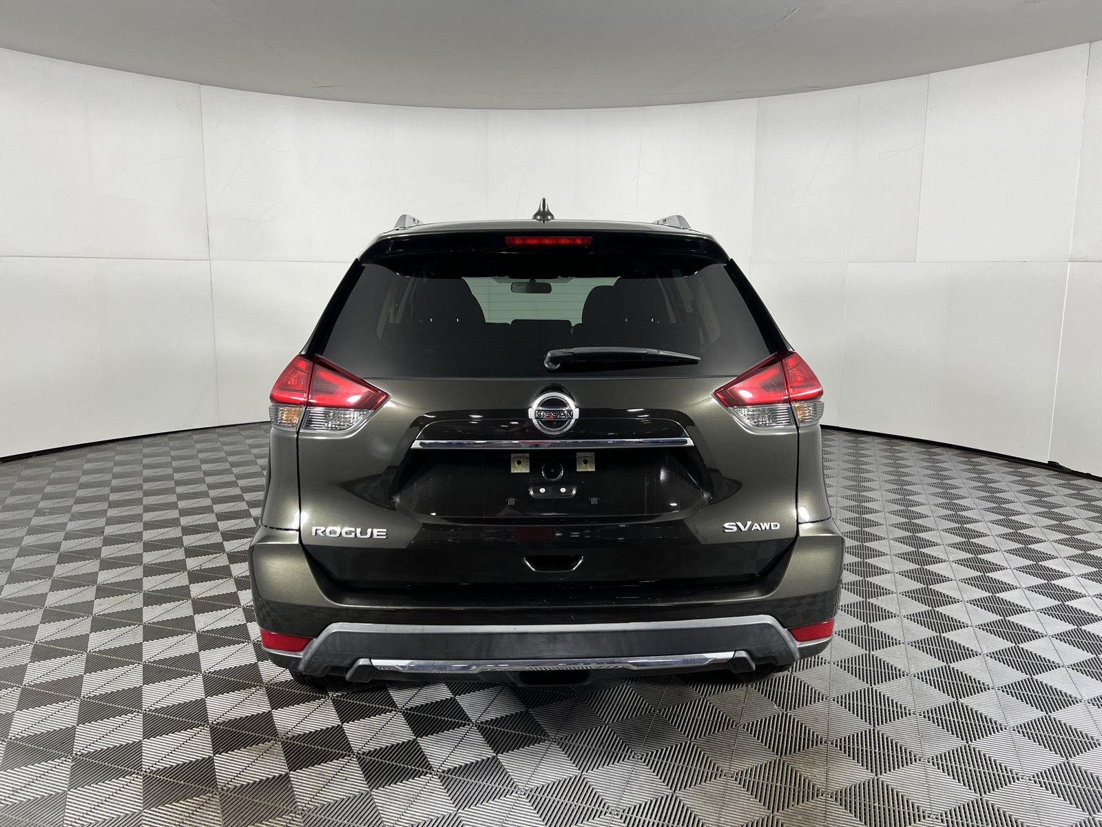 Used 2017 Midnight Jade Nissan SV image 7