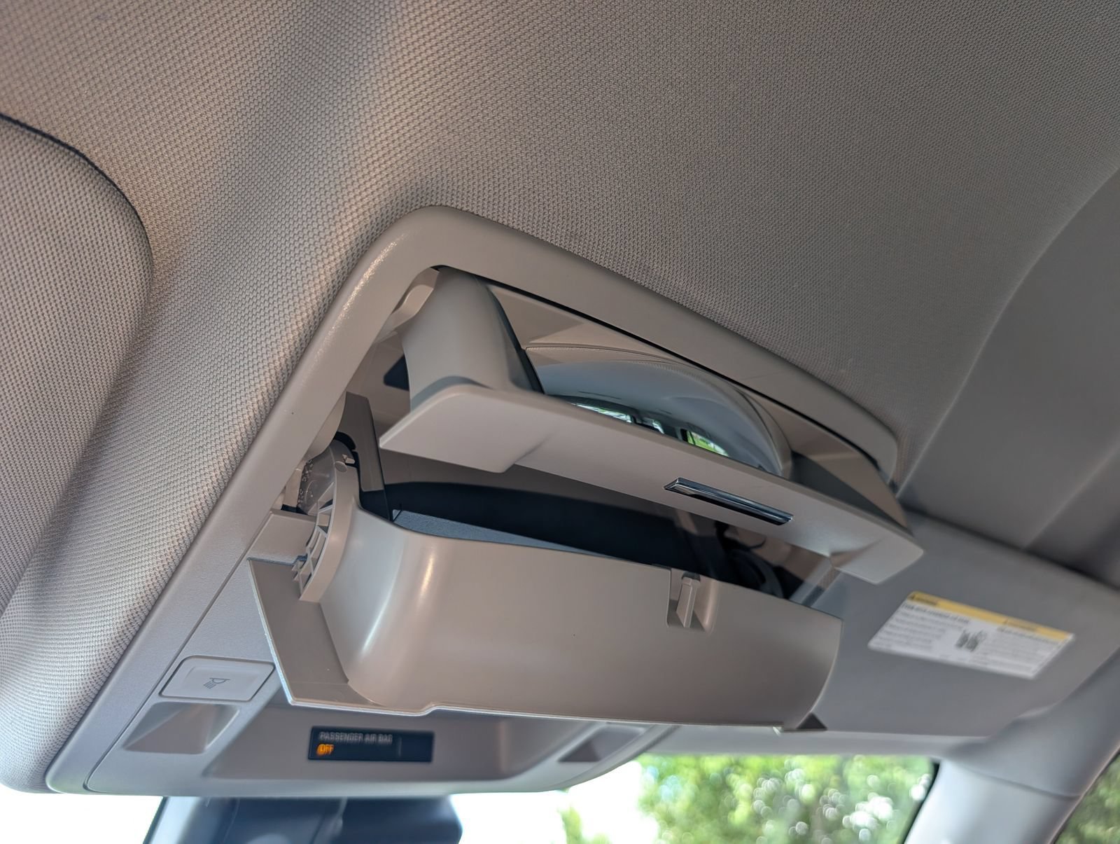 Used 2020 SHADOW GRAY METALLIC Chevrolet LS image 33