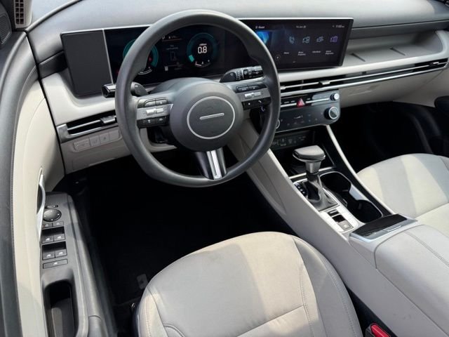 Used 2025 White Hyundai SEL image 21