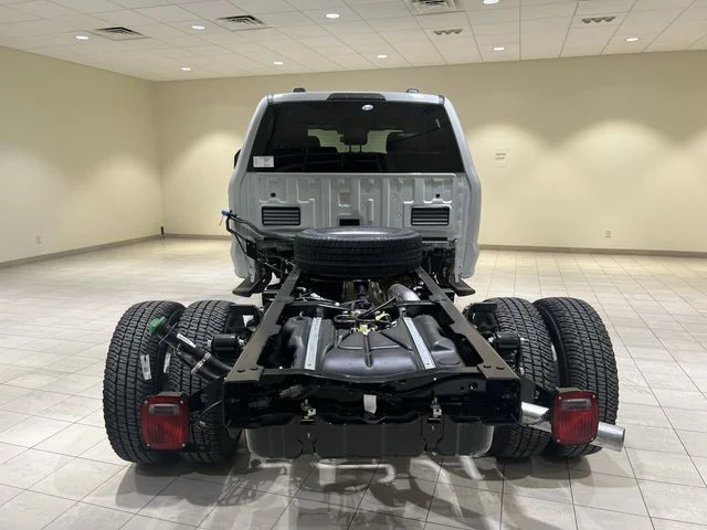 New 2026 Avalanche Gray Ford F-350® LARIAT® image 36