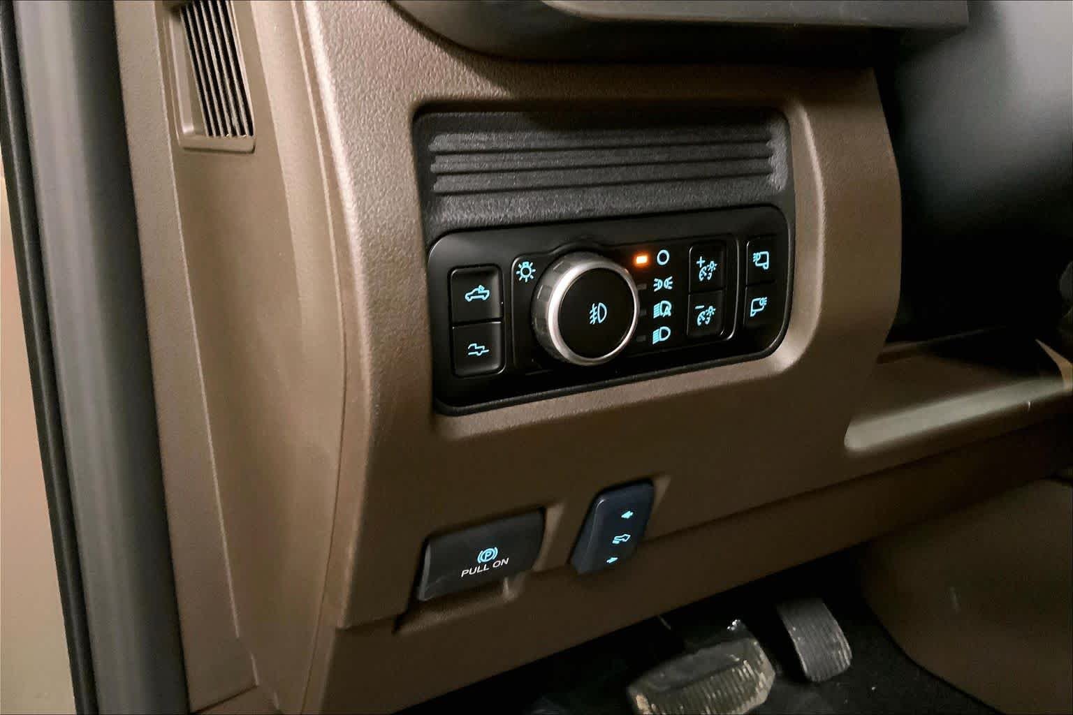 New 2027 Marsh Gray Metallic Ford F-250® King Ranch® image 18