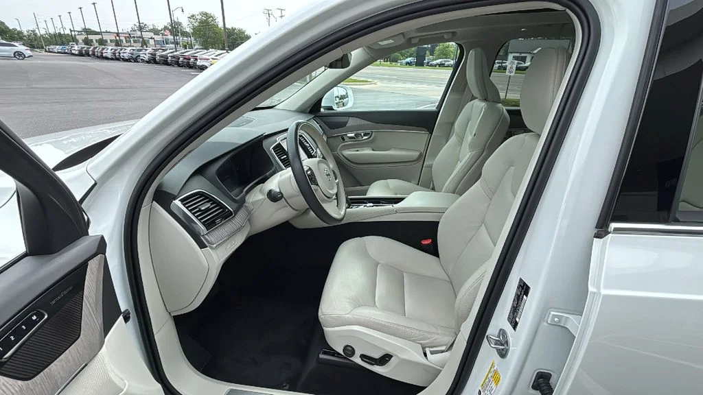Certified Used 2023 White Volvo T8 Plus Bright Theme 7 Passenger image 24