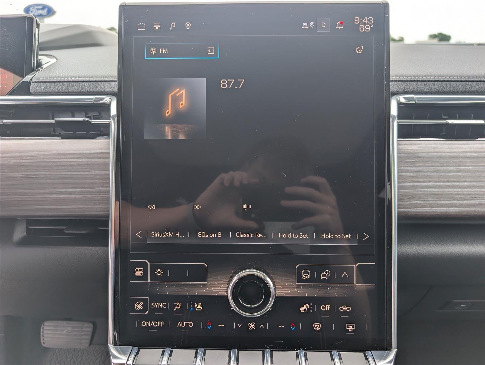 2025 GMC Sierra EV Denali - Photo 17