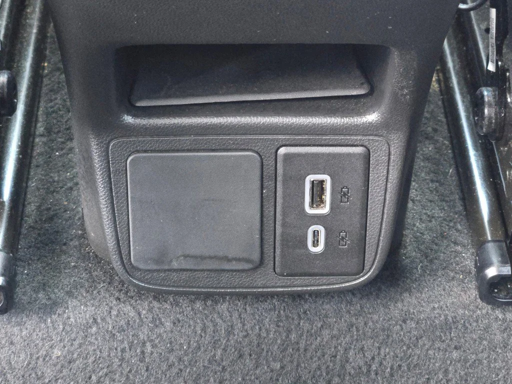 Used 2025 Summit White Buick Preferred image 17