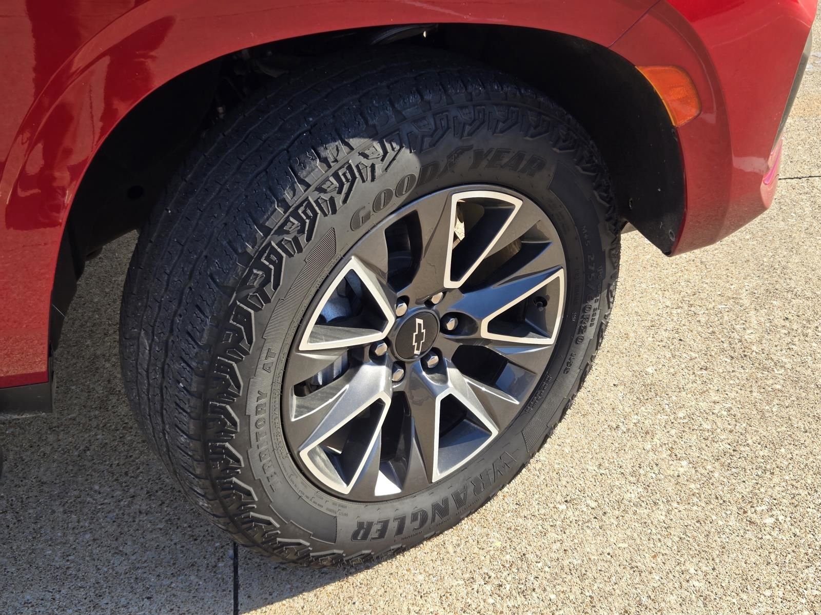 2024 Chevrolet Suburban Z71 - Photo 6