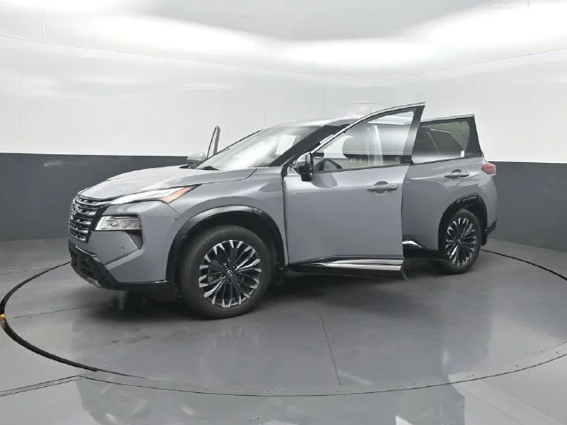 Used 2024 Gray Nissan Platinum image 30