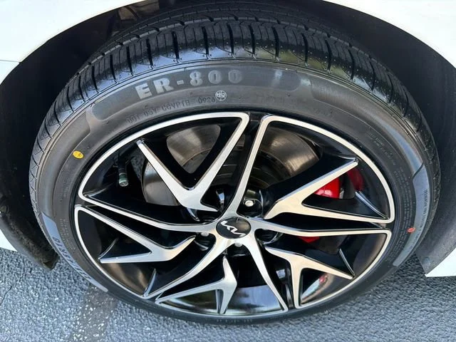 Used 2023 White Kia GT-Line image 17