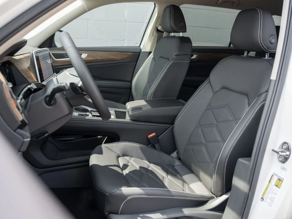 New 2026 Opal White Pearl Volkswagen 2.0T SE image 8
