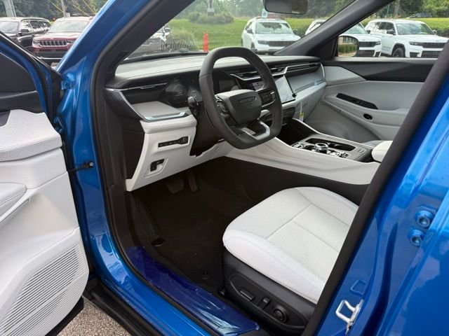 New 2026 Hydro Blue Pearl-Coat Exterior Paint Jeep Laredo image 13