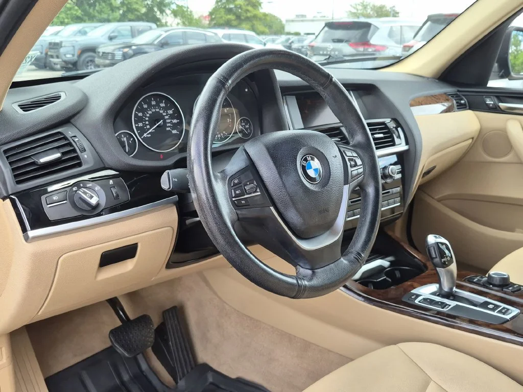 Used 2016 Black BMW sDrive28i image 36