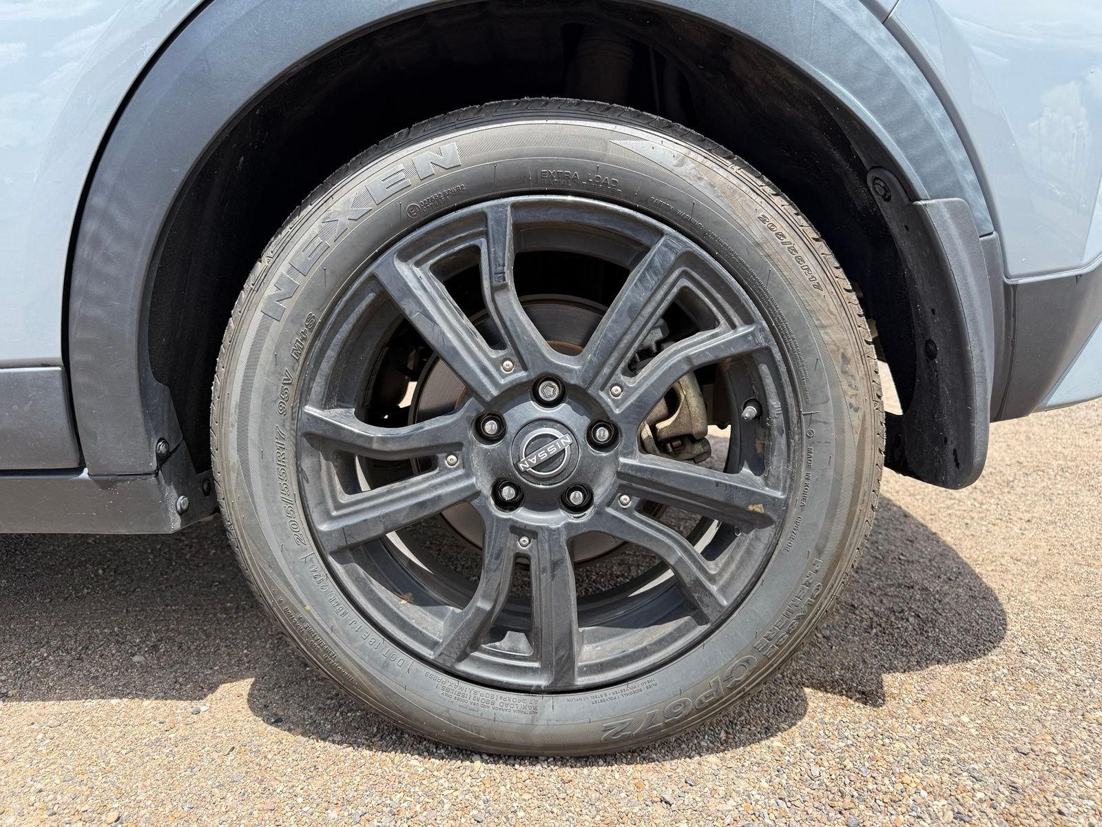 Used 2022 Gray Nissan SR image 15