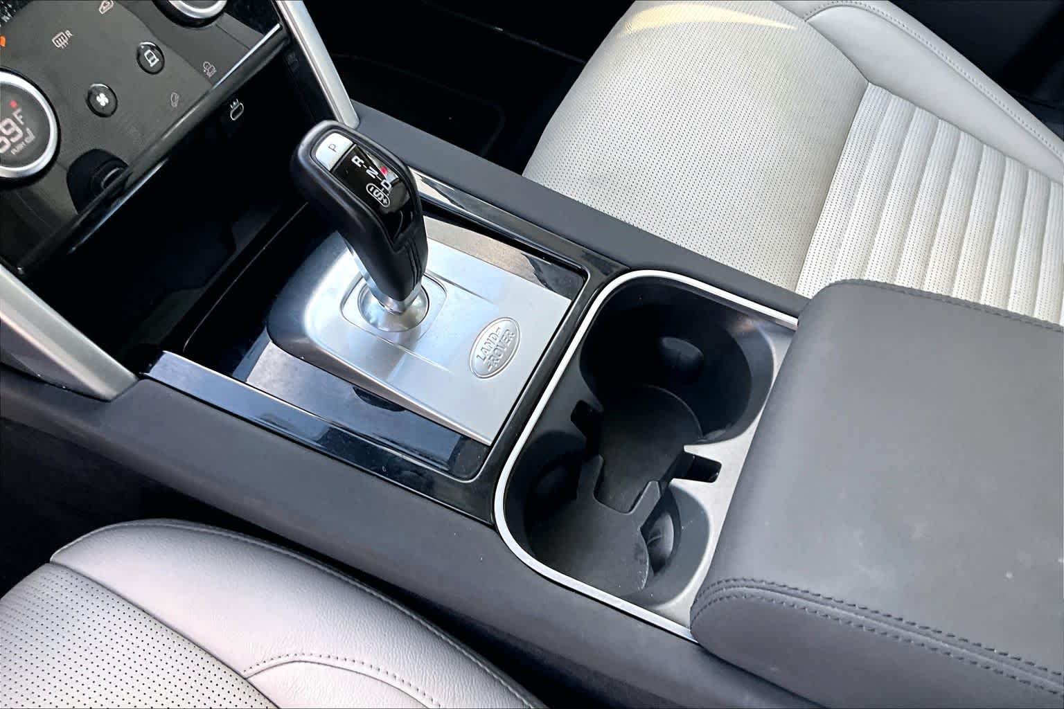 Used 2022  Land Rover S image 17