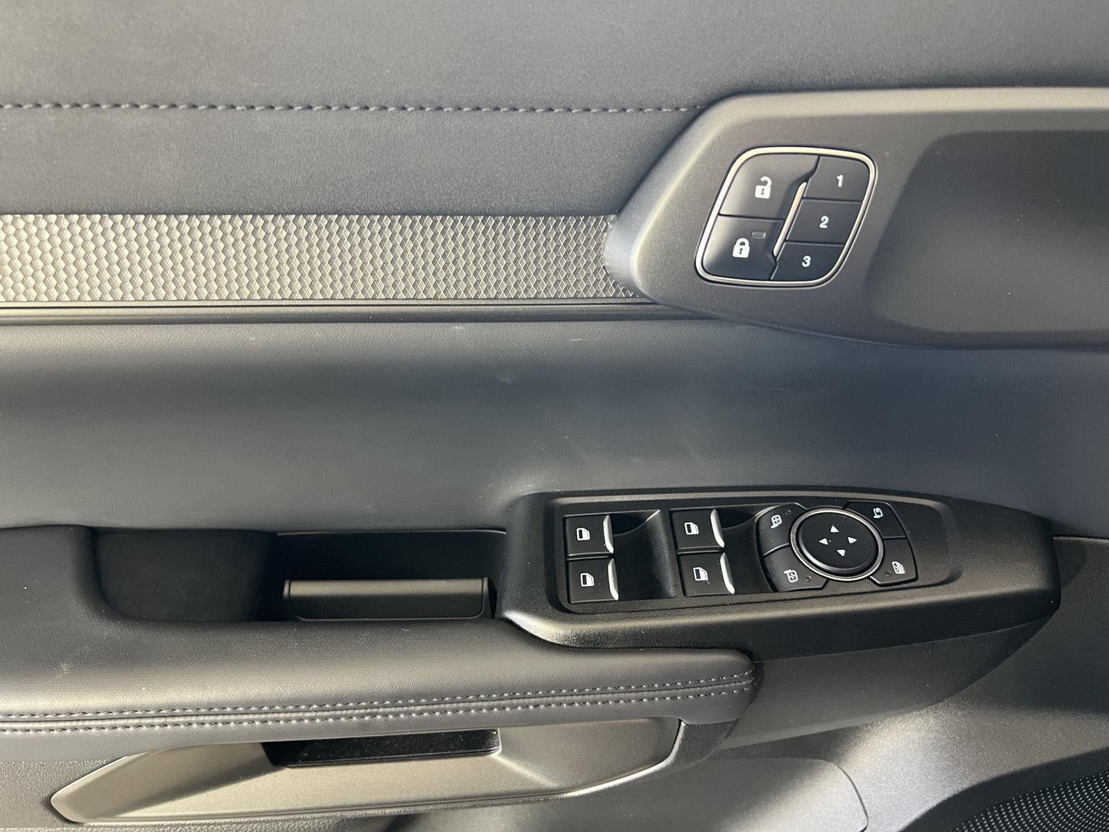 Used 2025 Oxford White Ford Raptor image 14