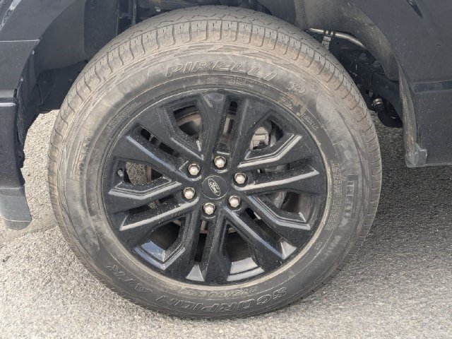 Used 2024 Agate Black Metallic Ford LARIAT image 13