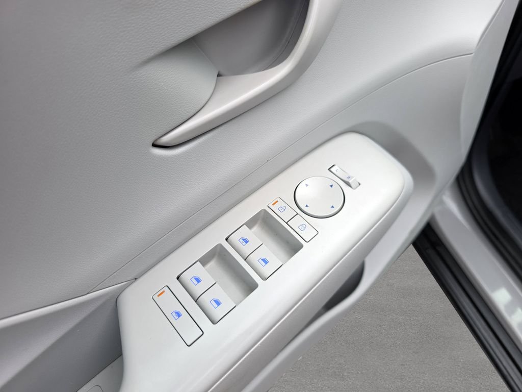 Used 2024 Cyber Gray Metallic Hyundai SEL image 16