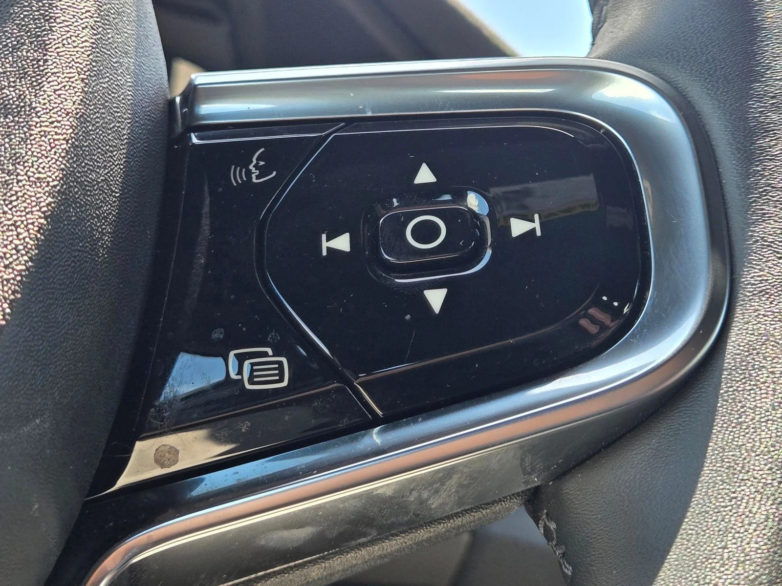 Used 2024 White Polestar Long Range Dual Motor image 24