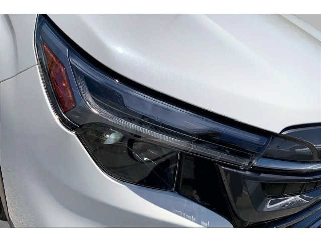 New 2026 CRYSTAL WHITE PEARL Subaru Limited Hybrid image 13