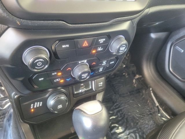 Used 2021 Black Jeep Limited image 23