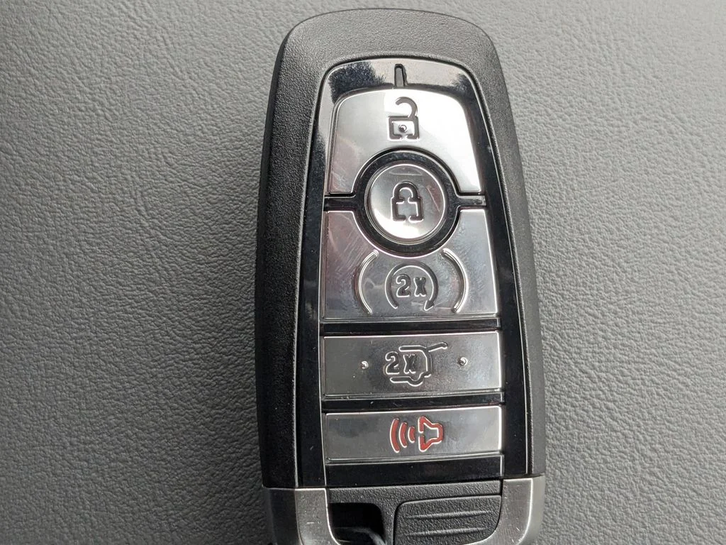 New 2026 Carbonized Gray Metallic Ford Tremor image 32