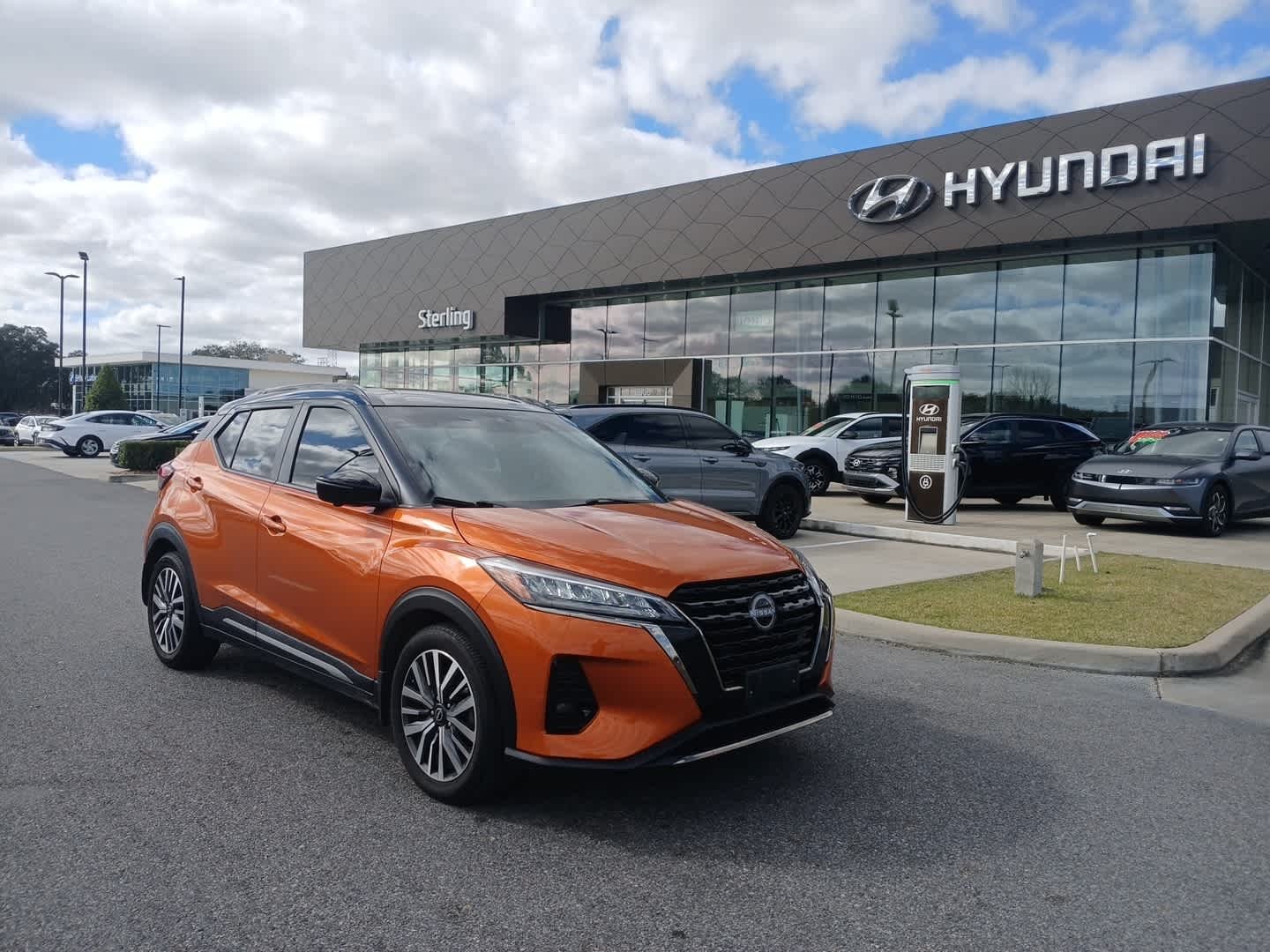 2023 Nissan Kicks SR