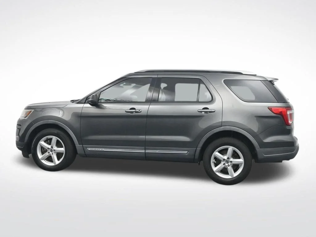 Used 2019 Gray Ford XLT image 10