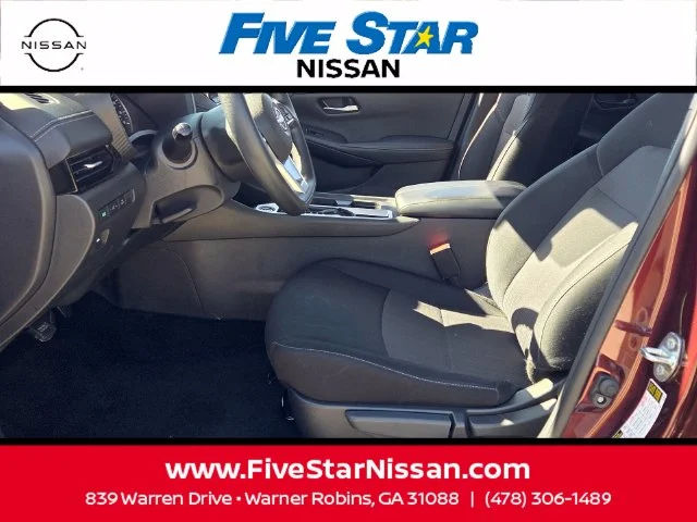 Used 2025  Nissan SV image 5