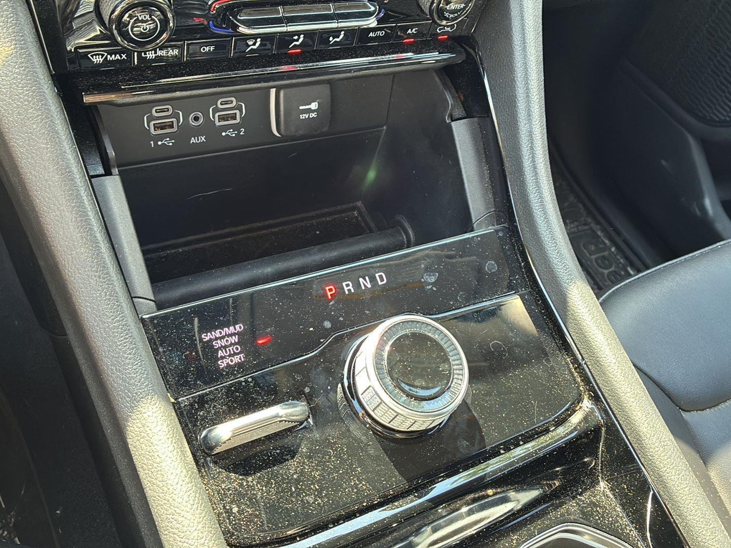 Used 2023  Jeep  image 4