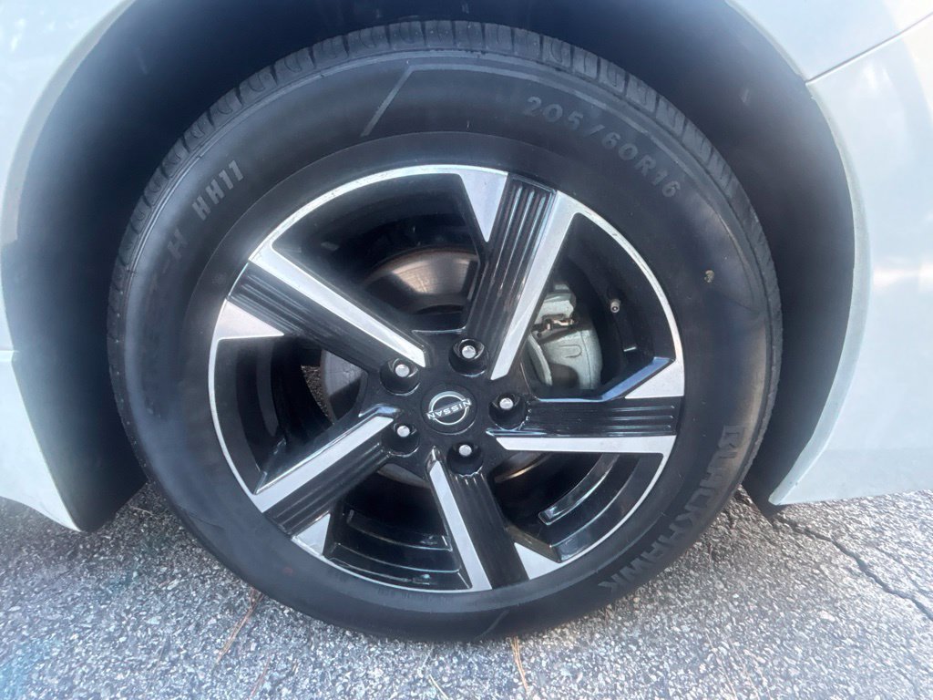Used 2024 White Nissan SV image 27
