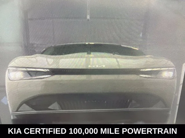 Used 2023 White Kia Wind image 9