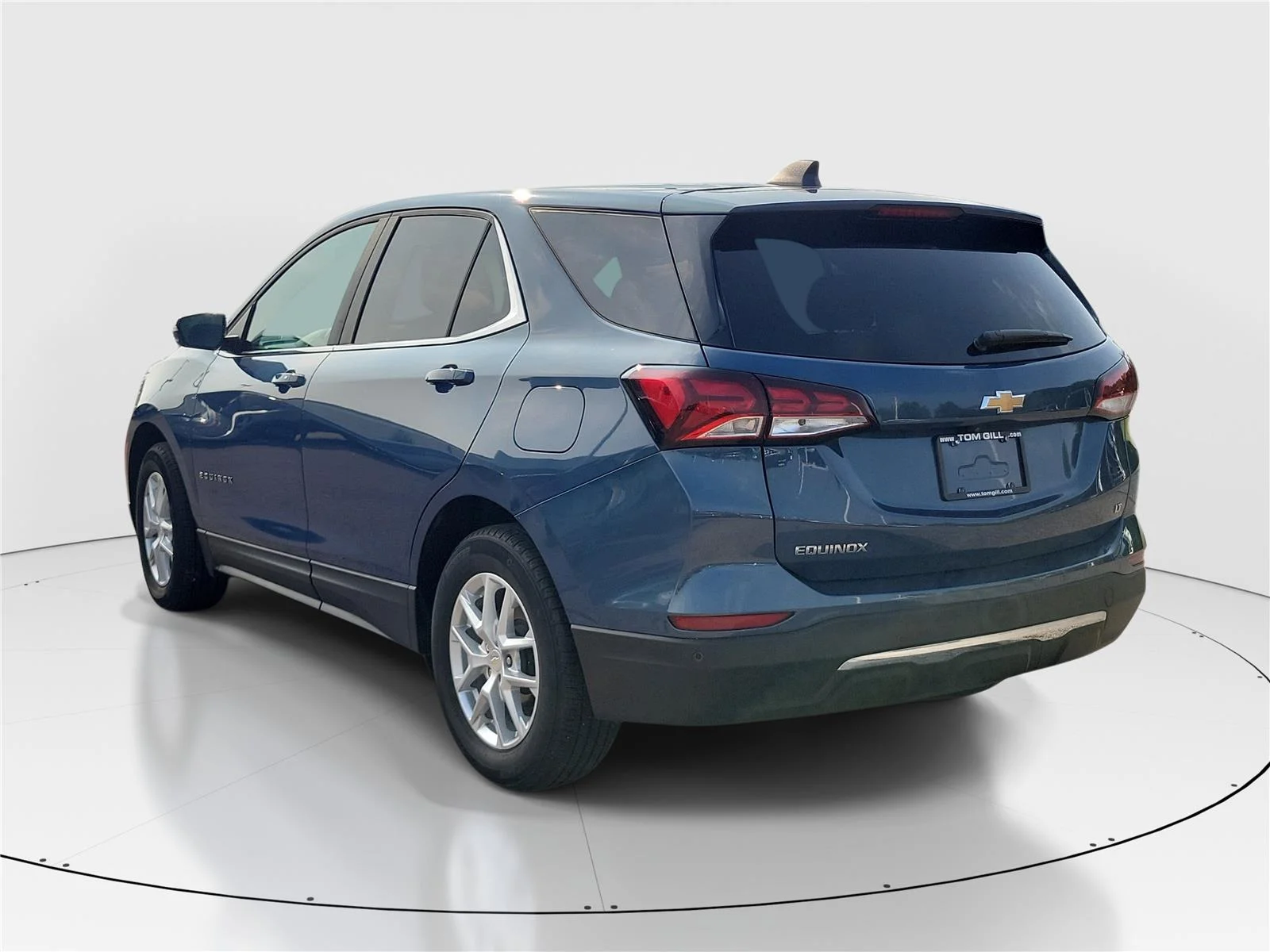 Used 2024 Lakeshore Blue Metallic Chevrolet LT image 3