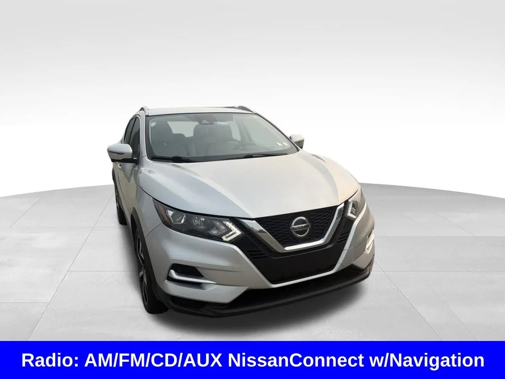 Used 2020 Silver Nissan SL image 4