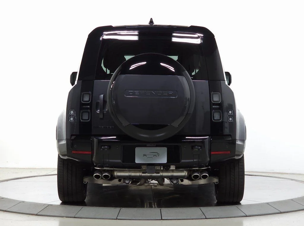 Certified Used 2026 Carpathian Grey Premium Metallic Land Rover V8 image 5
